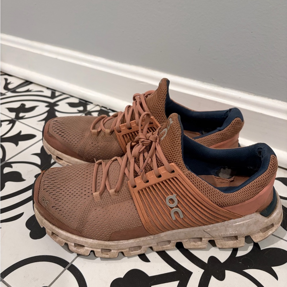 On Cloud Women’s Running Shoes